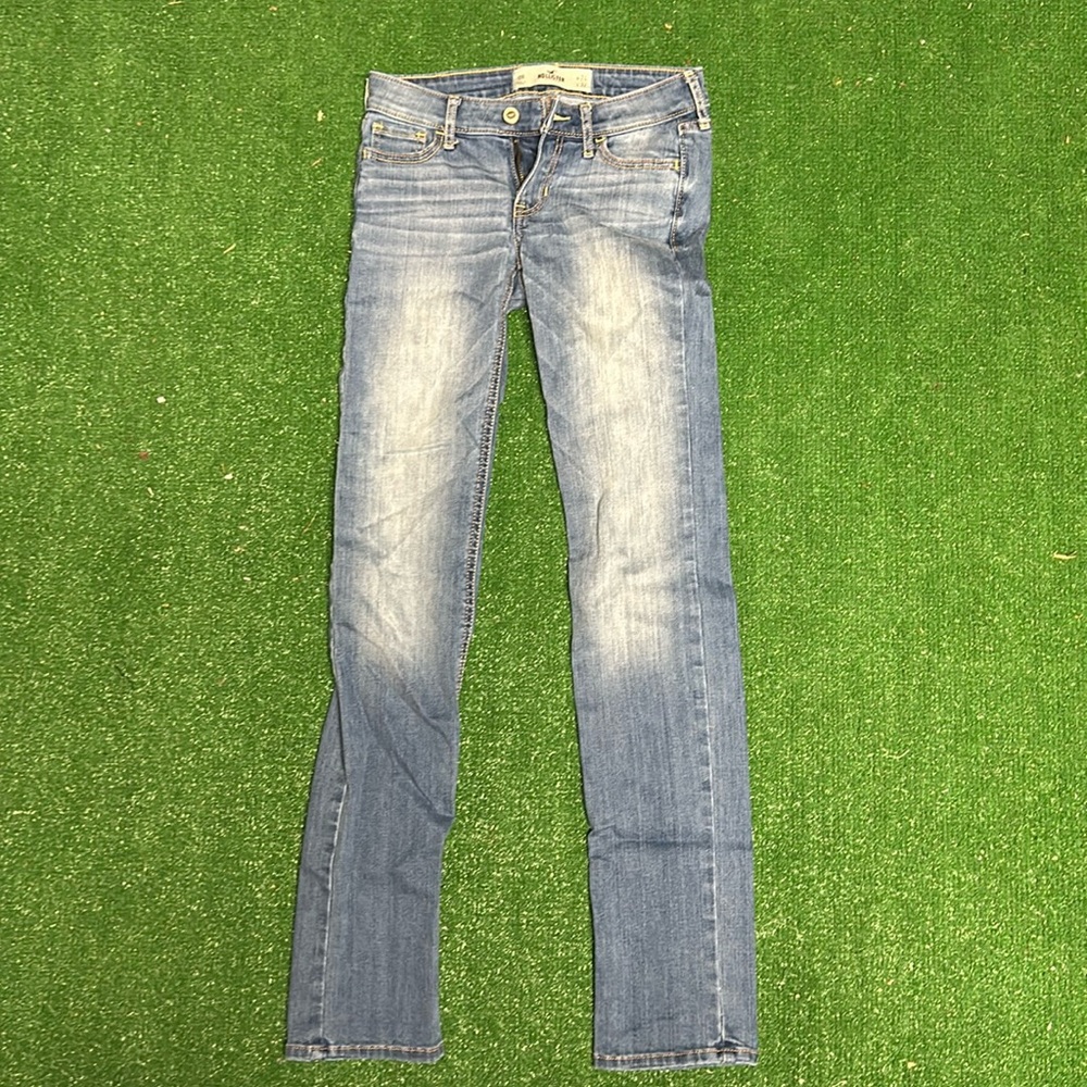 Women’s Hollister jeans w24 and L32!